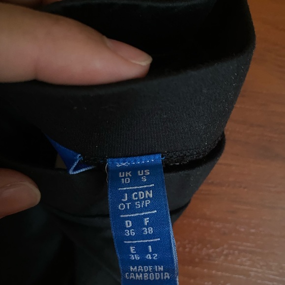 ADIDAS LEGGINGS. Size small. - Picture 3 of 4